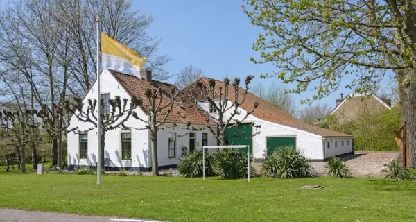 Witte Boerderij van Kees van der Veer